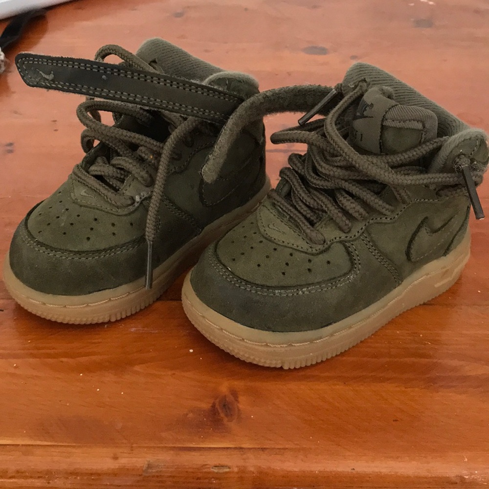 Toddler boys suede AF1 high top gum bottom